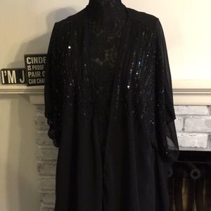 Beautiful short sleeve dress shawl.